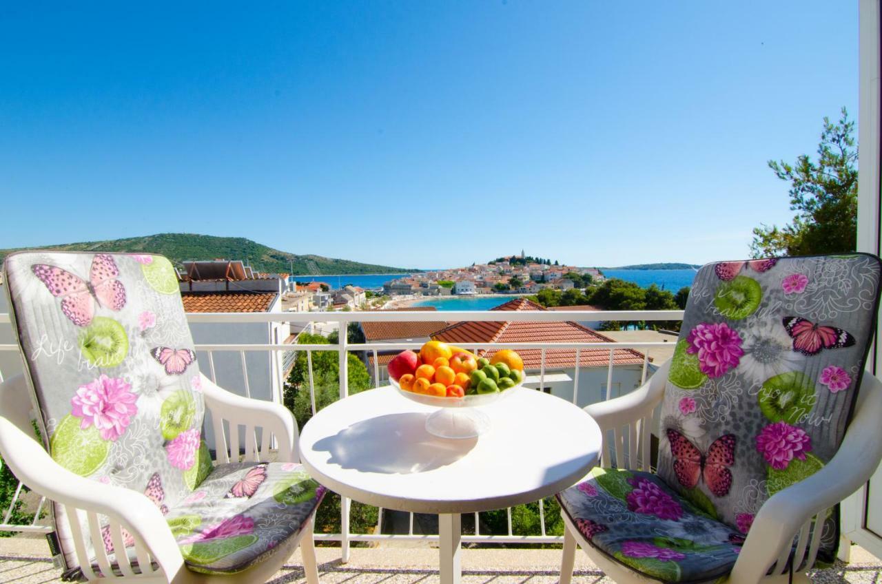 Apartmani Piculo Primosten Bagian luar foto