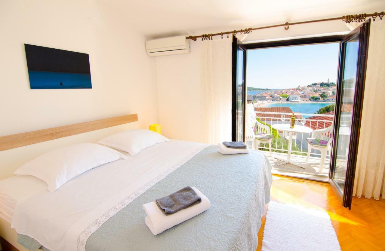 Apartmani Piculo Primosten Bagian luar foto