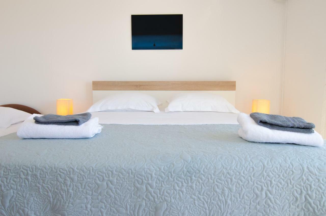 Apartmani Piculo Primosten Bagian luar foto