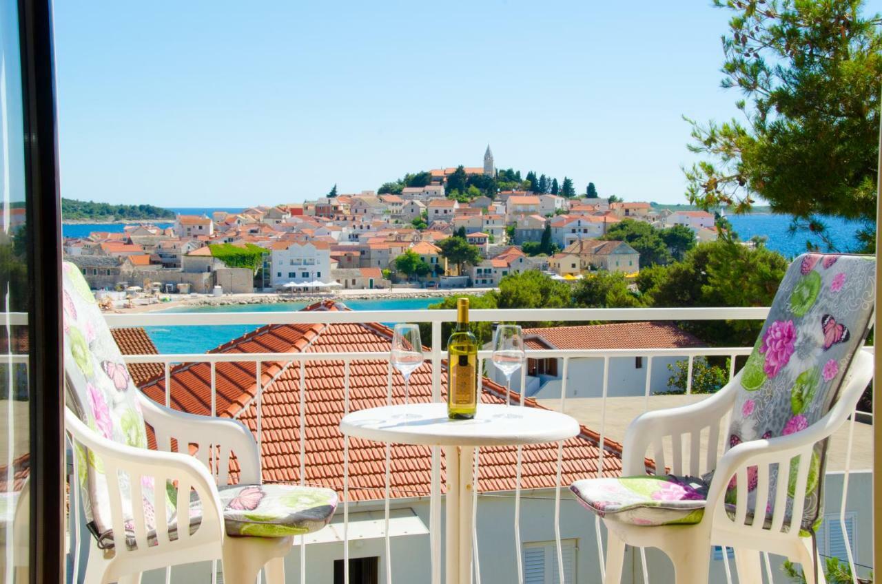 Apartmani Piculo Primosten Bagian luar foto