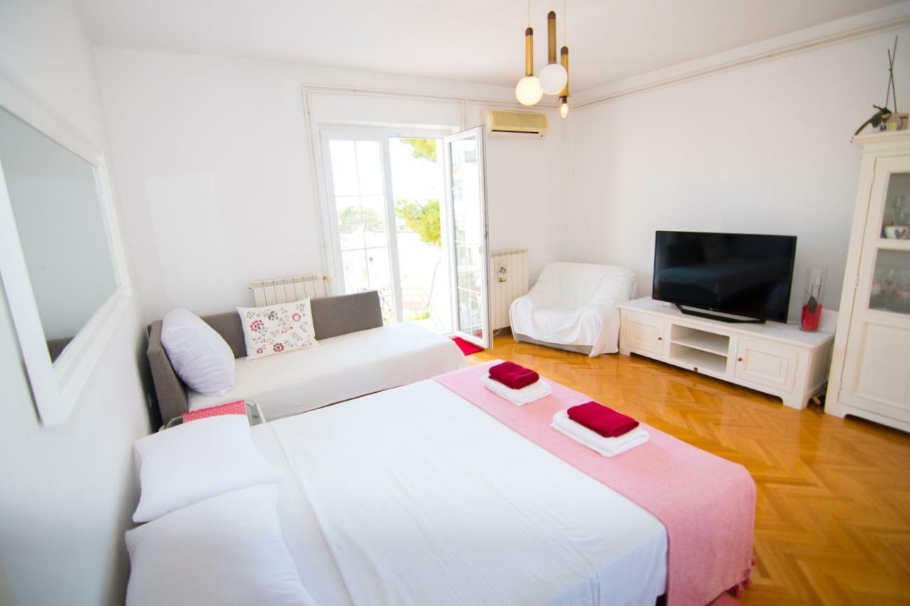 Apartmani Piculo Primosten Bagian luar foto