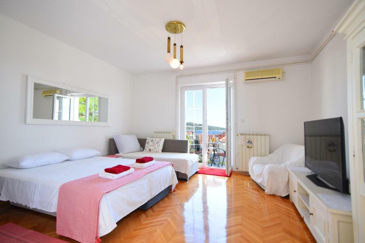 Apartmani Piculo Primosten Bagian luar foto
